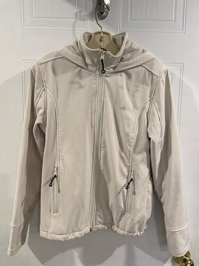 Cream Hooded Rain Jacket with Zipper Pockets